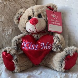 Small but adorable valentine bear